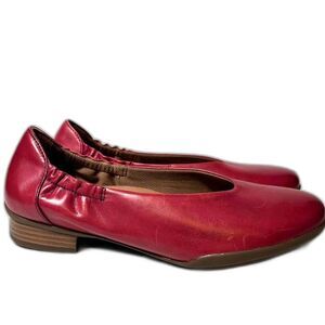 Dansko Kira Ballet Flat Shoe 39 leather burgundy maroon cottage preppy ballerina